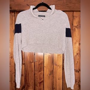 Brandy Melville, long sleeve cropped sweater with zipper, one size